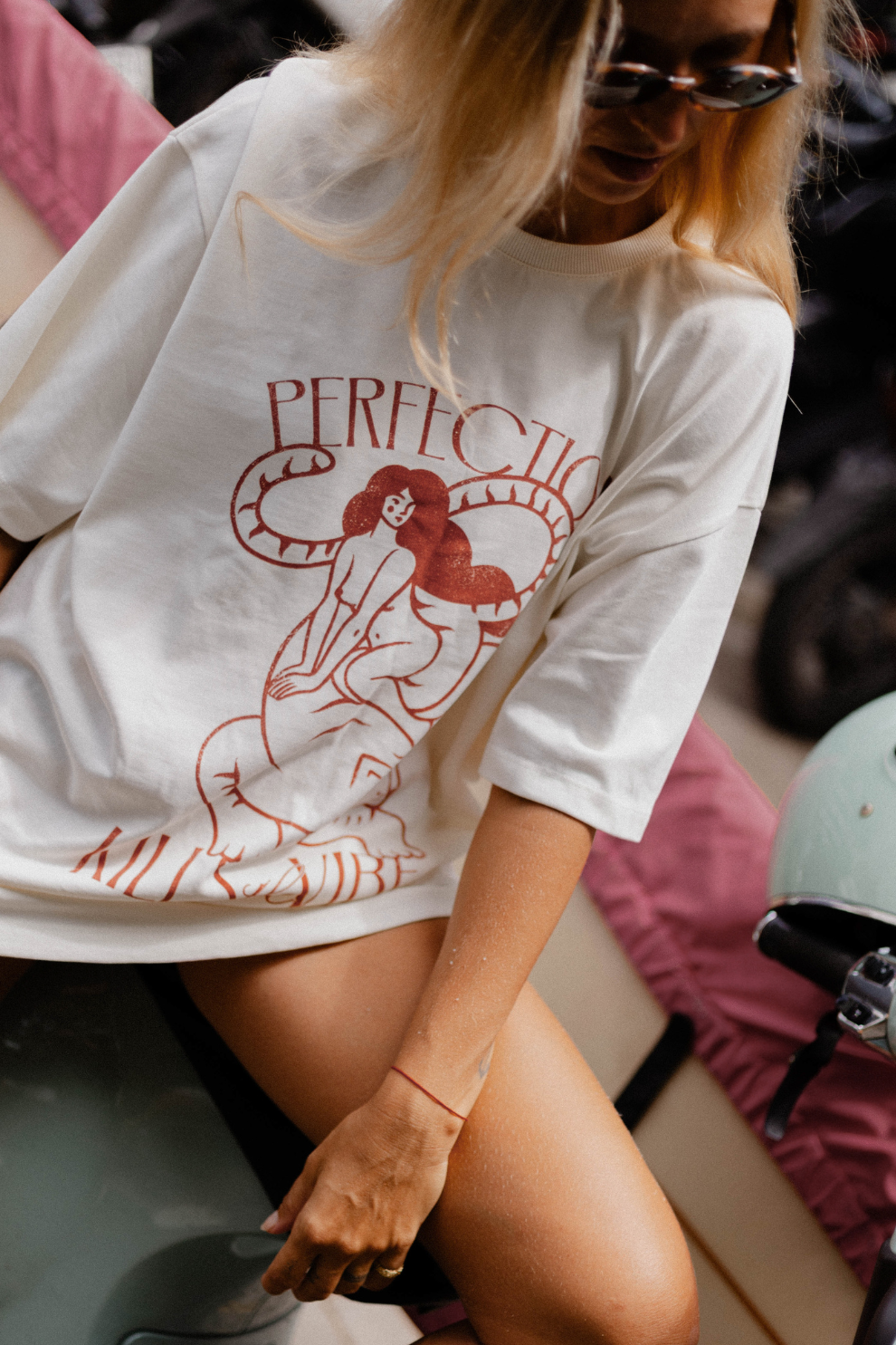 OVERSIZE TSHIRT - Perfection kills the vibe