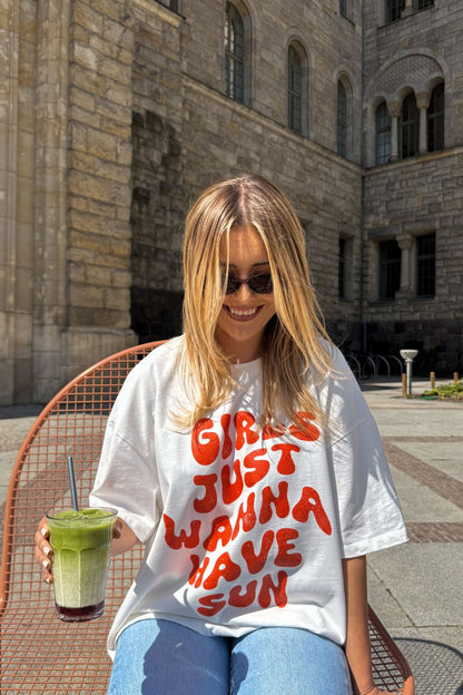 OVERSIZE TSHIRT - Girls Just Wanna Have Sun
