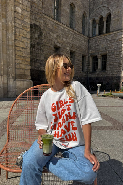 OVERSIZE TSHIRT - Girls Just Wanna Have Sun