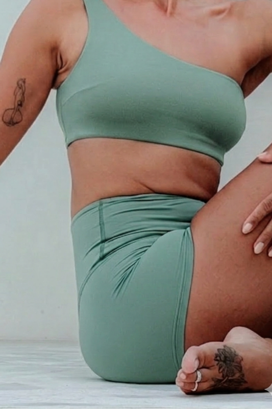 ACTIVE SHORTS - Moss Green
